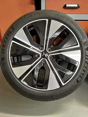 WhatsApp Image 2025-10-27 at 18.29.410