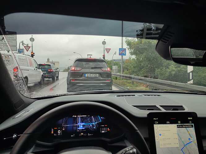Blendkeil Polestar 2 gepfeilt